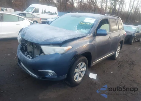 2013 Toyota Highlander Se V6 from USA, damaged, VIN 5TDBK3EH3DS247082
